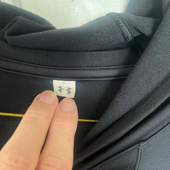 Women’s Under Armour cold gear pullover hoodie - Picture 4 of 10